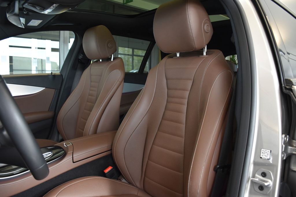 Mercedes-Benz E 300 2022