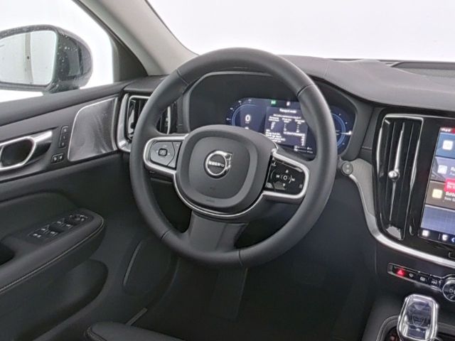 Volvo V60 2025