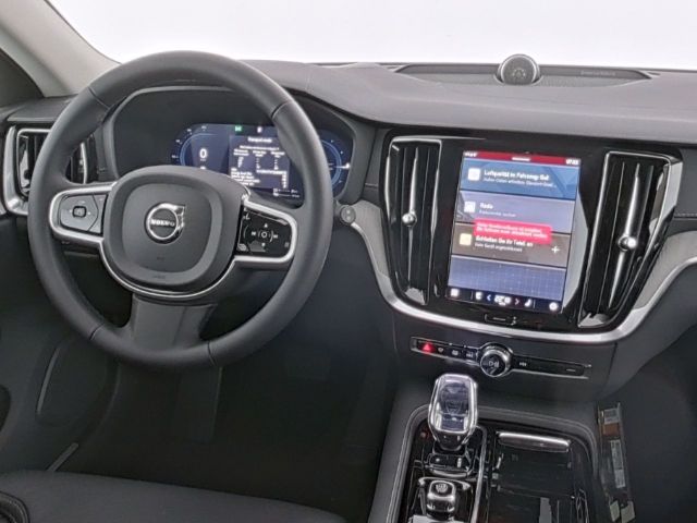 Volvo V60 2025