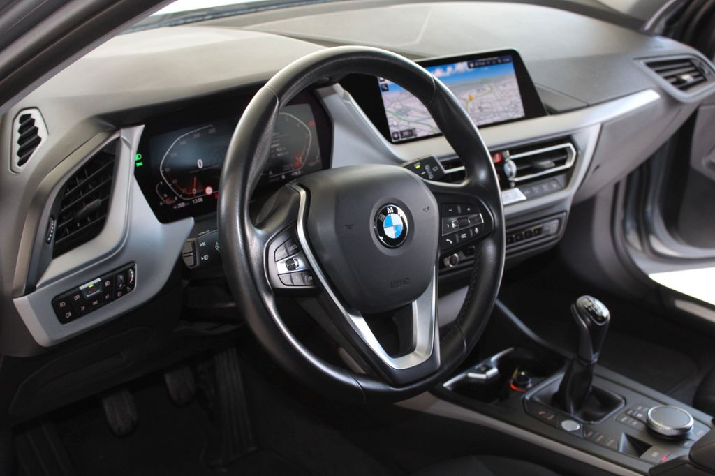 BMW 118 2022