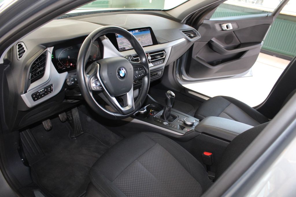 BMW 118 2022