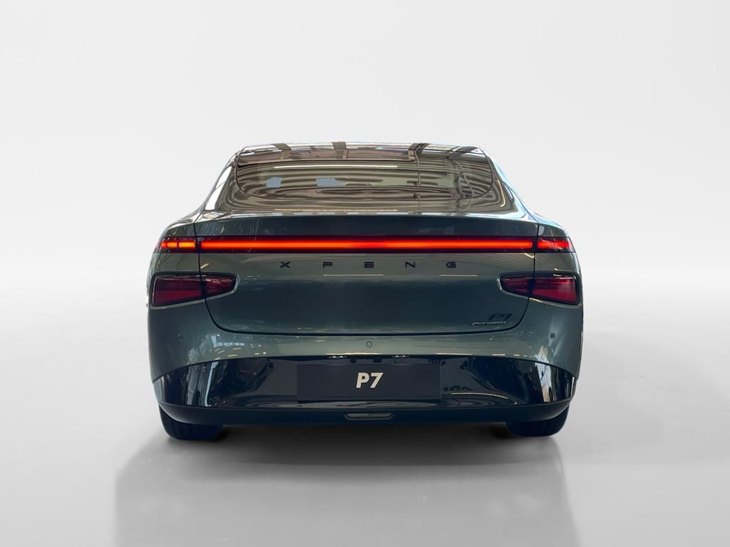XPENG P7 2025