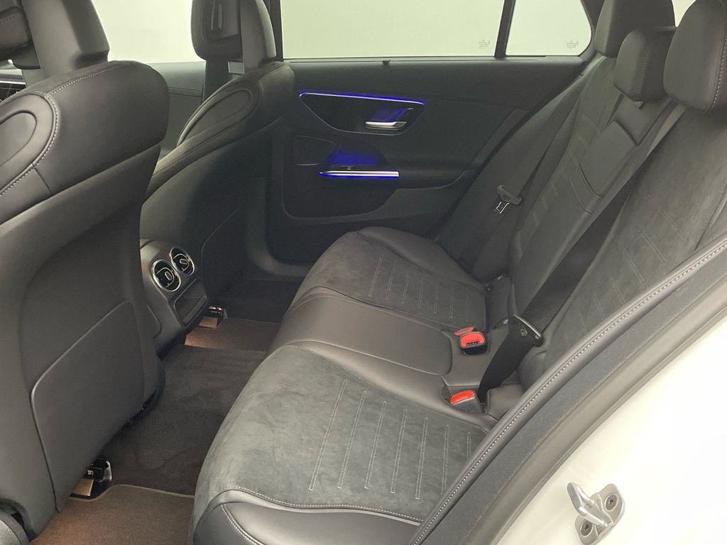 Mercedes-Benz C 220 2025