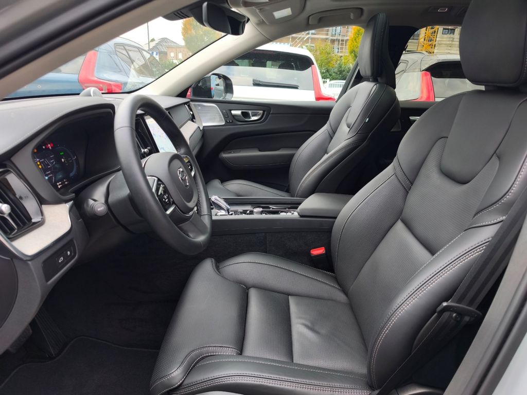 Volvo XC60 2025