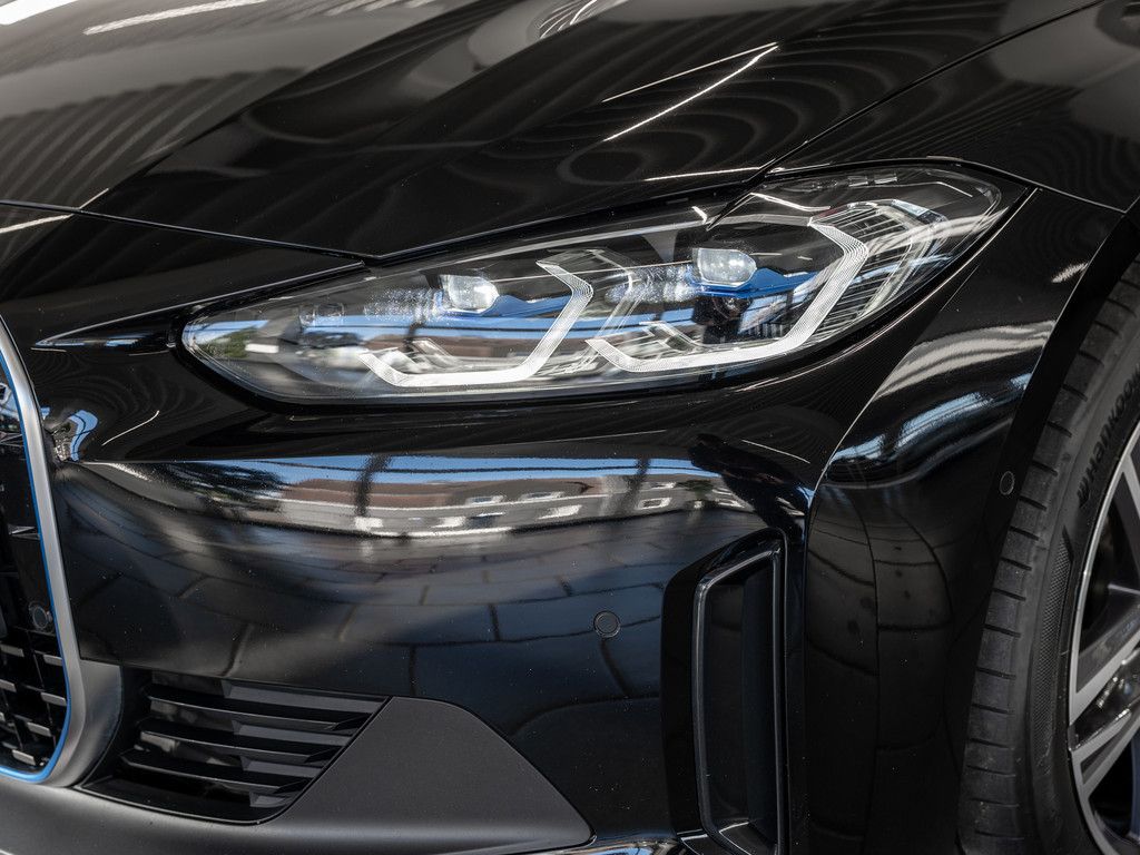 BMW i4 2023