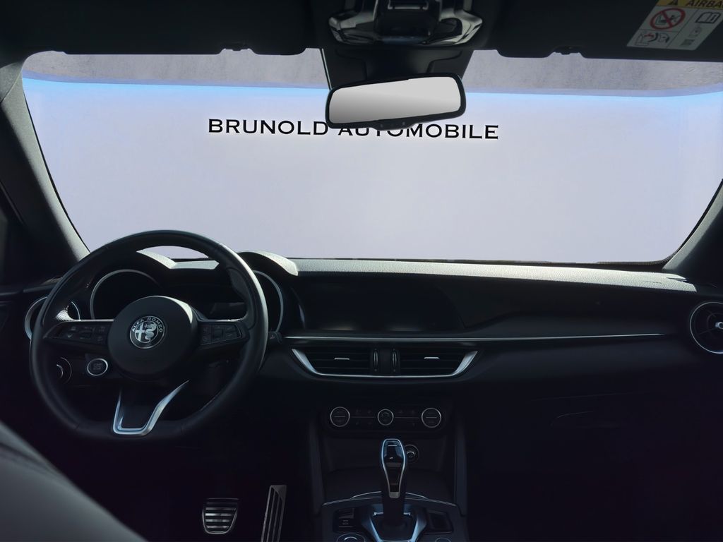 Alfa Romeo Stelvio 2023