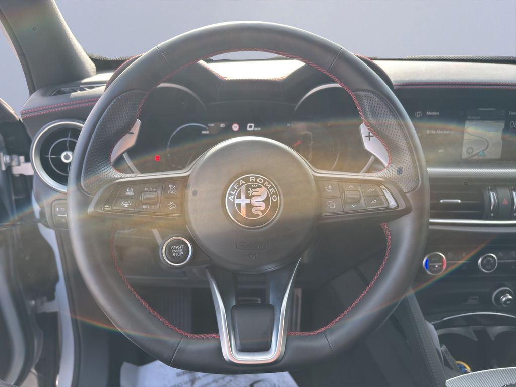 Alfa Romeo Stelvio 2023