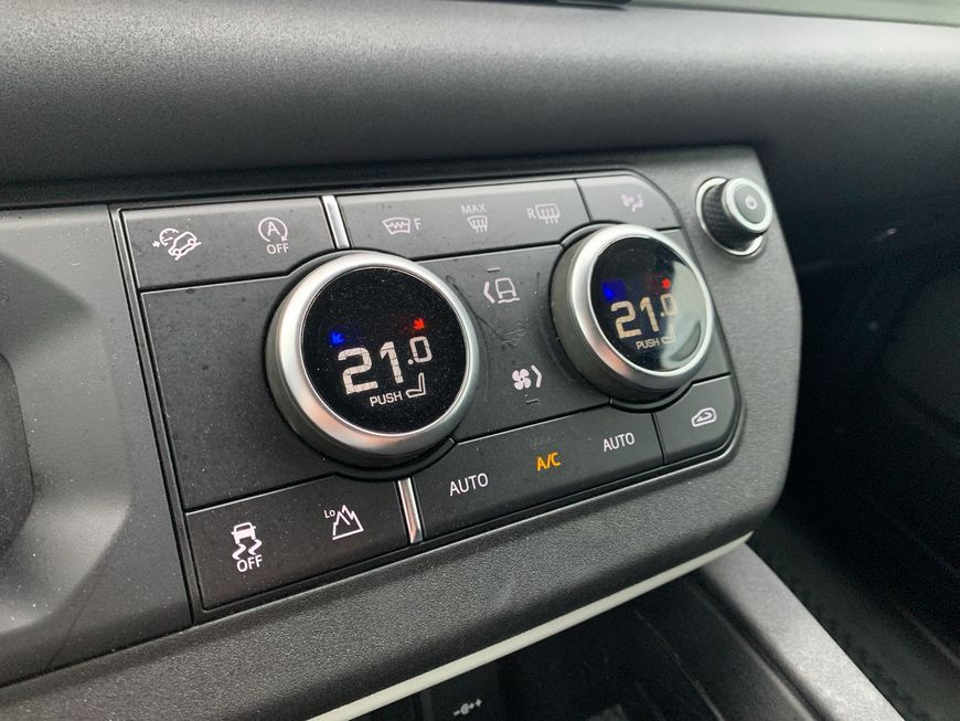 Land Rover Defender 2021