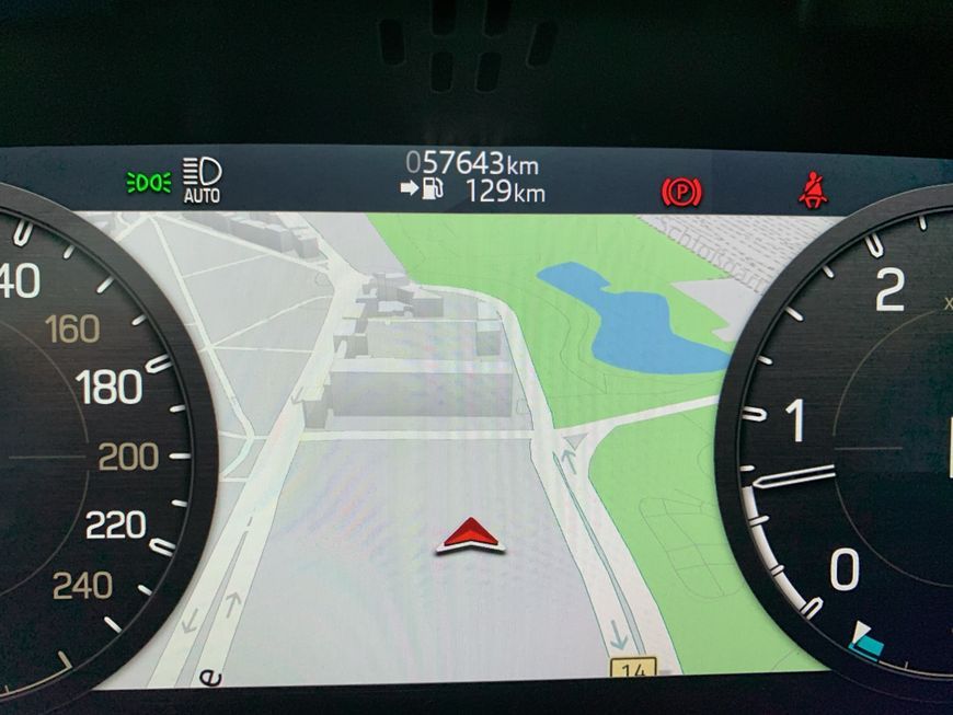 Land Rover Defender 2021