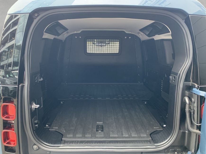 Land Rover Defender 2021