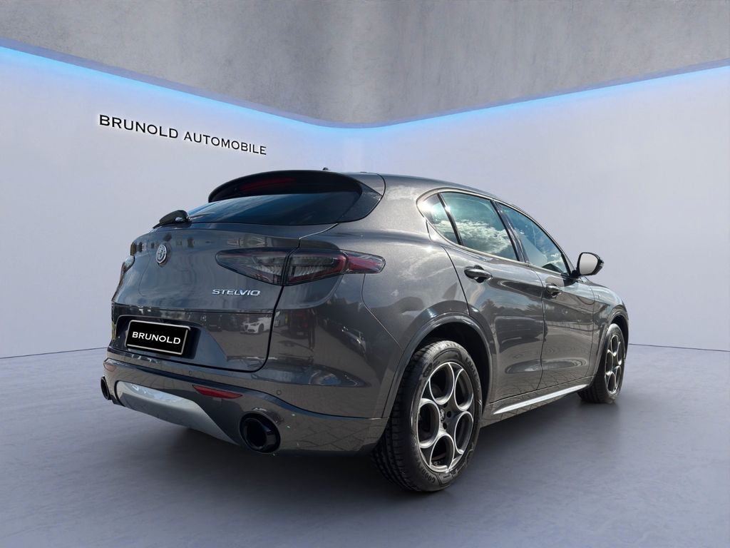 Alfa Romeo Stelvio 2023