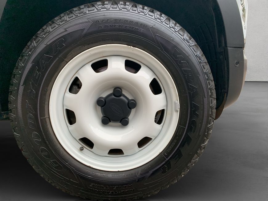 Land Rover Defender 2021