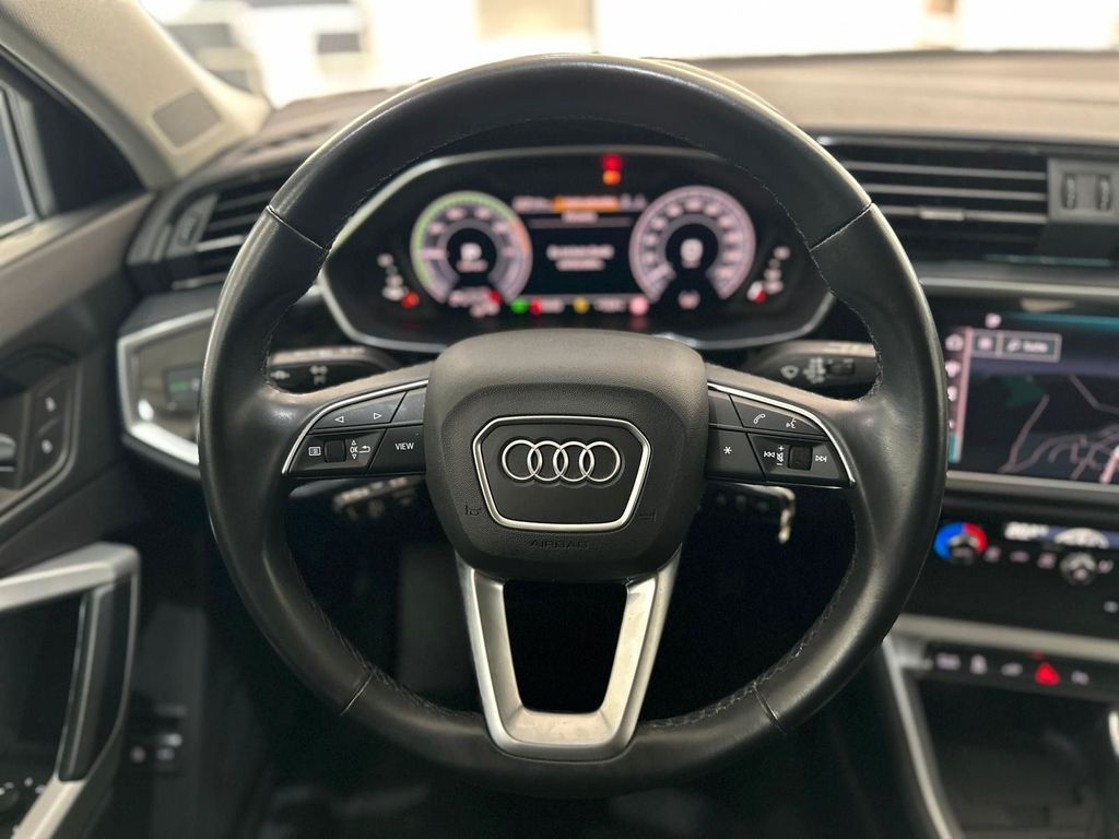 Audi Q3 2021
