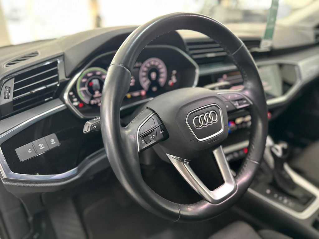 Audi Q3 2021