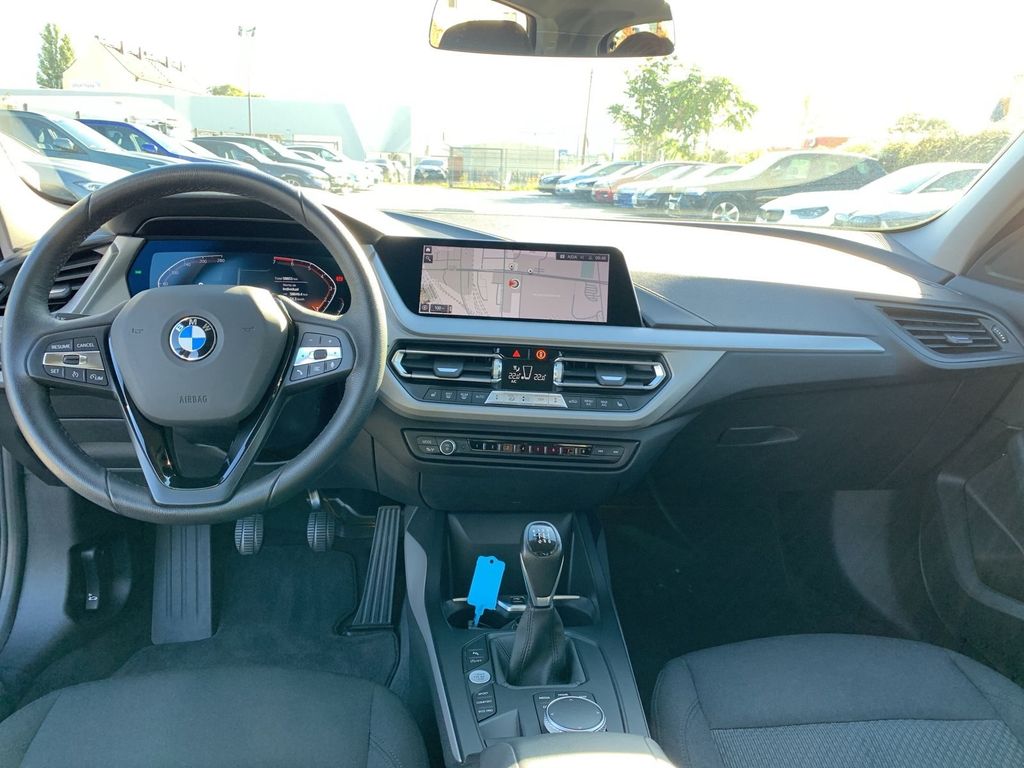 BMW 118 2021