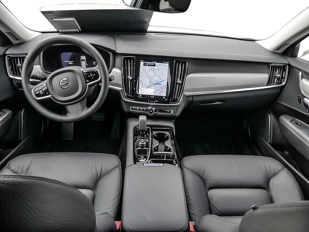Volvo V90 2024