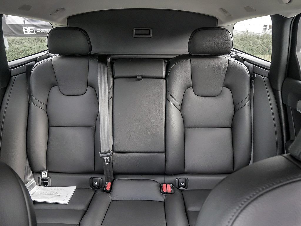 Volvo V90 2024