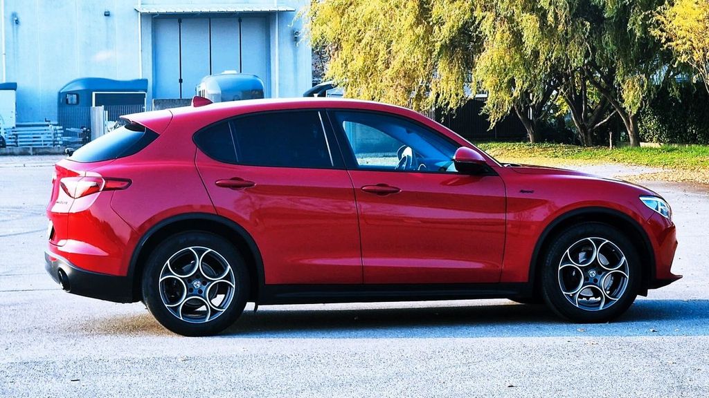 Alfa Romeo Stelvio 2021
