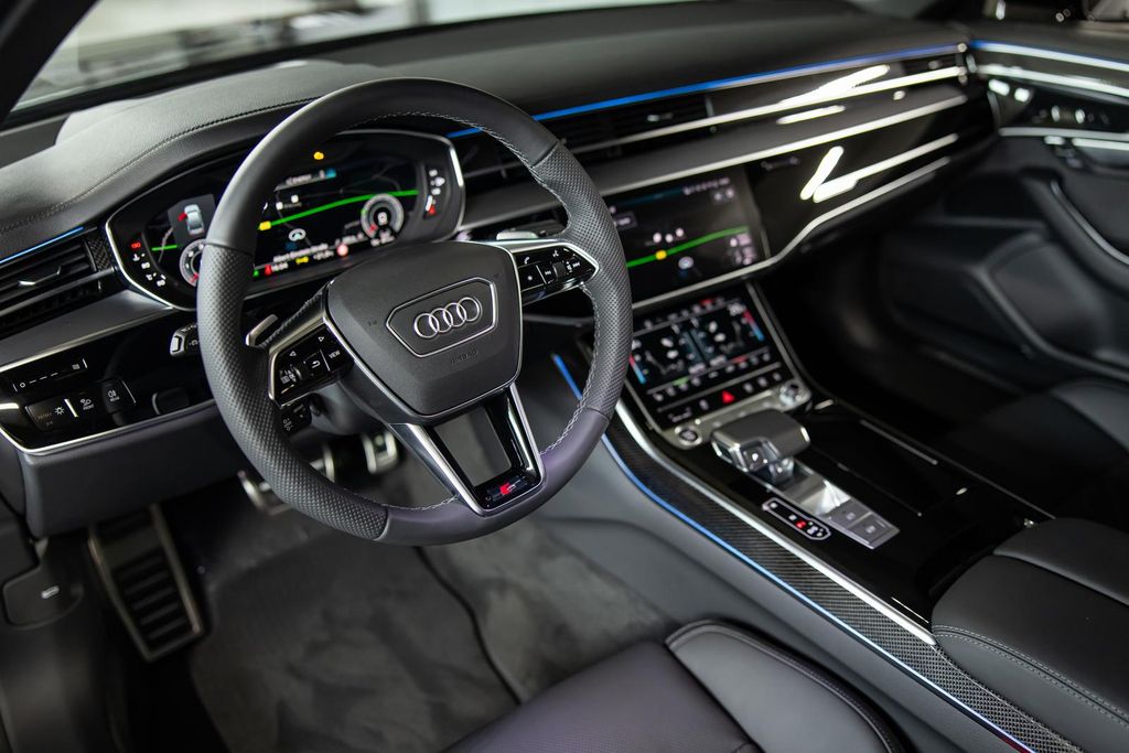 Audi A8 2025