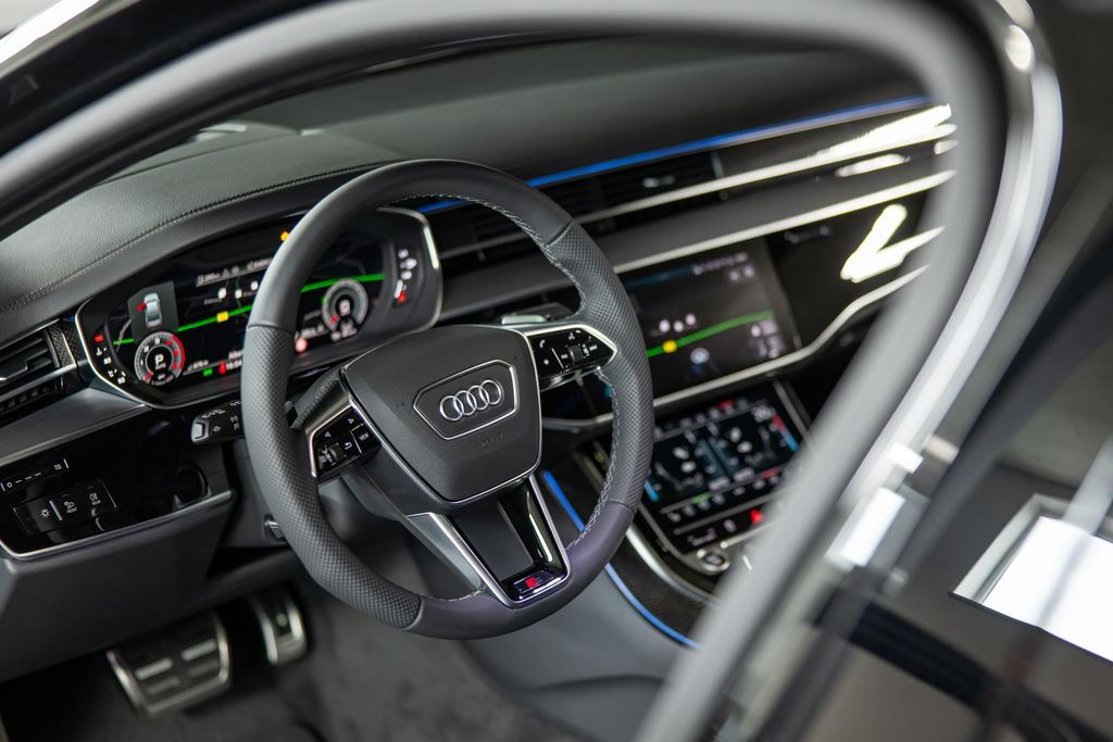 Audi A8 2025