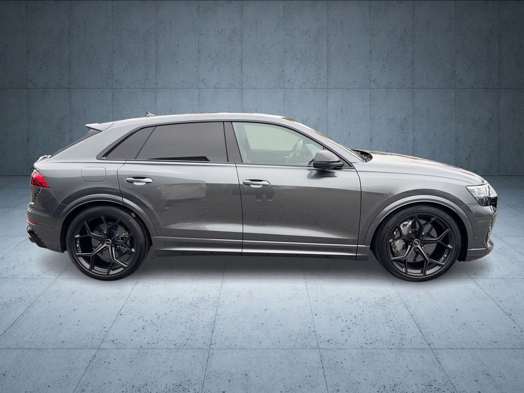 Audi RSQ8 2025