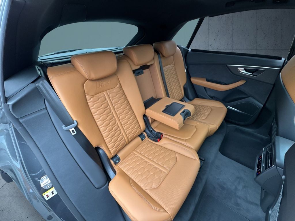 Audi RSQ8 2025