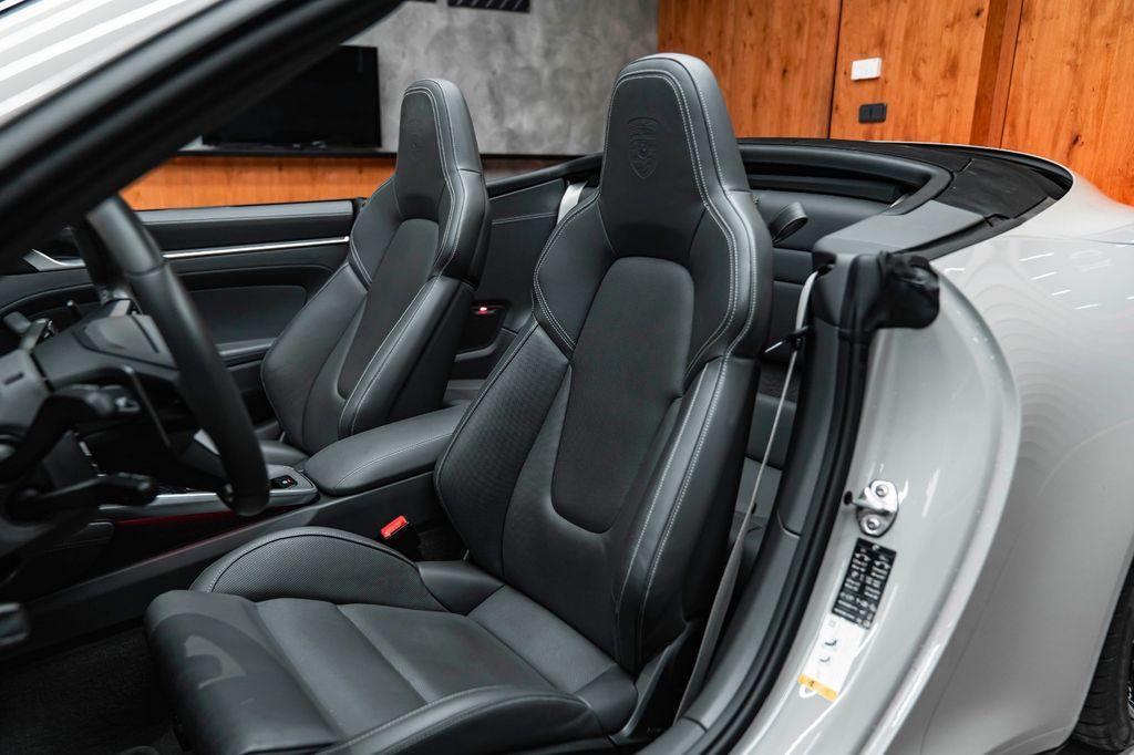 Porsche 992 2023