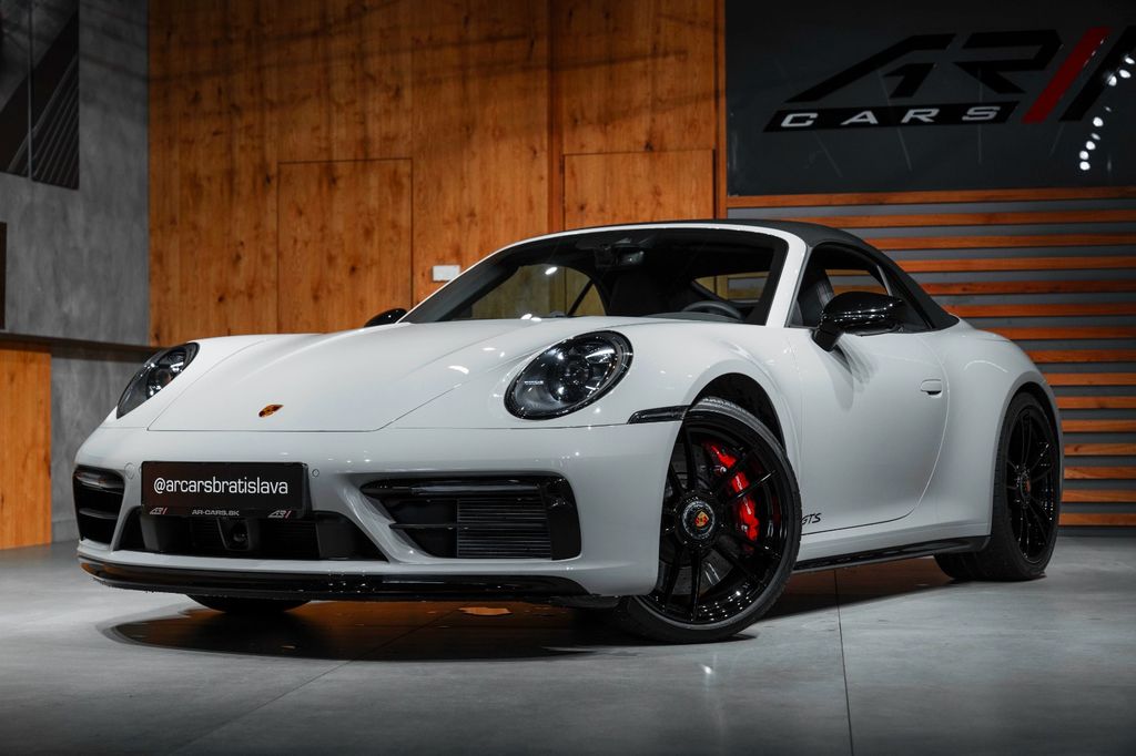 Porsche 992 2023