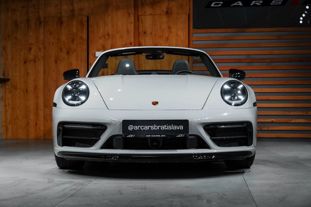 Porsche 992 2023