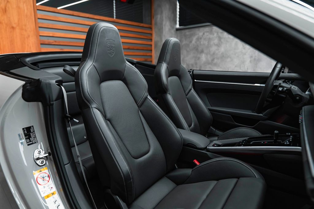 Porsche 992 2023