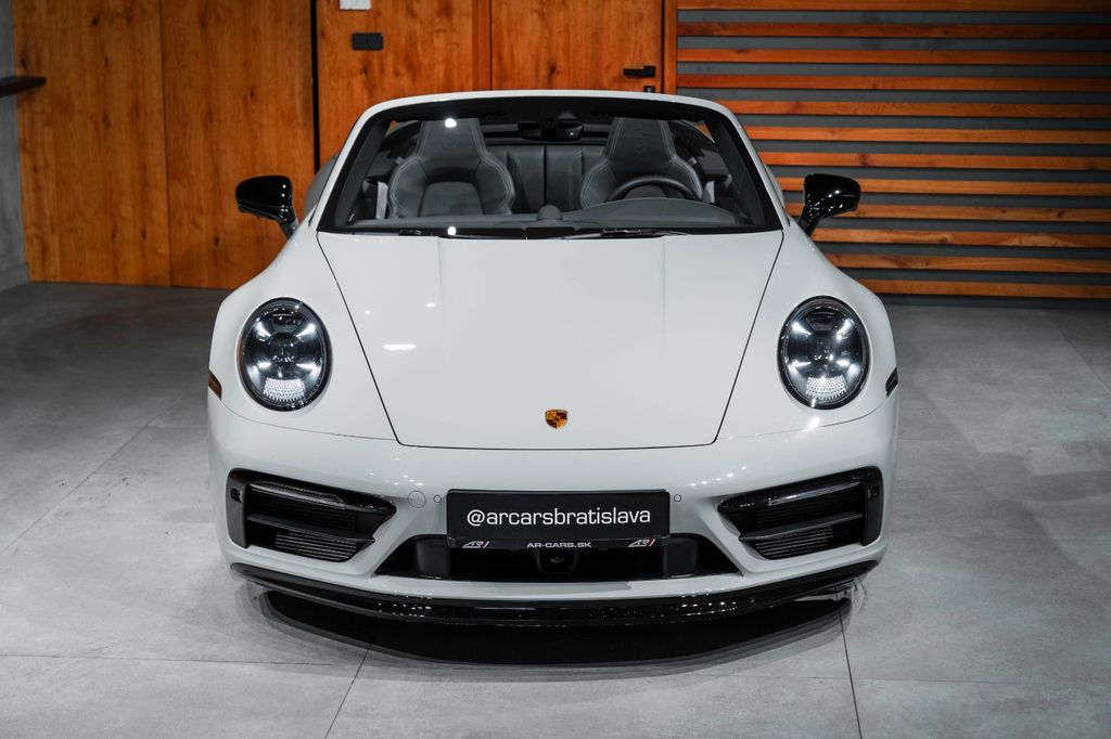 Porsche 992 2023