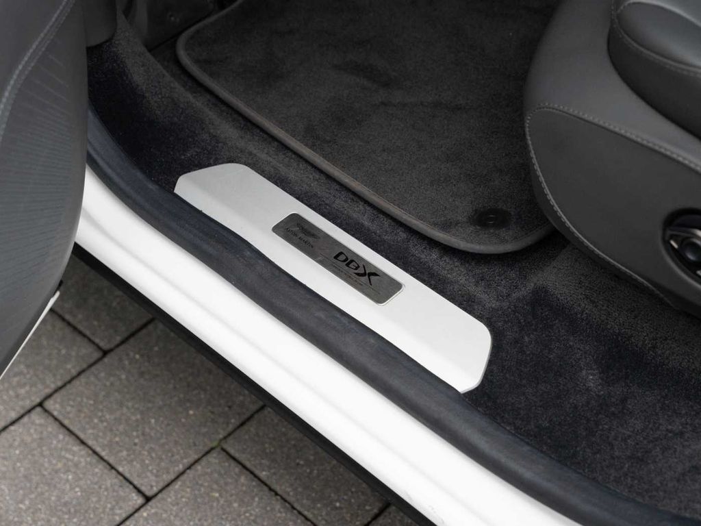 Aston Martin DBX 2023