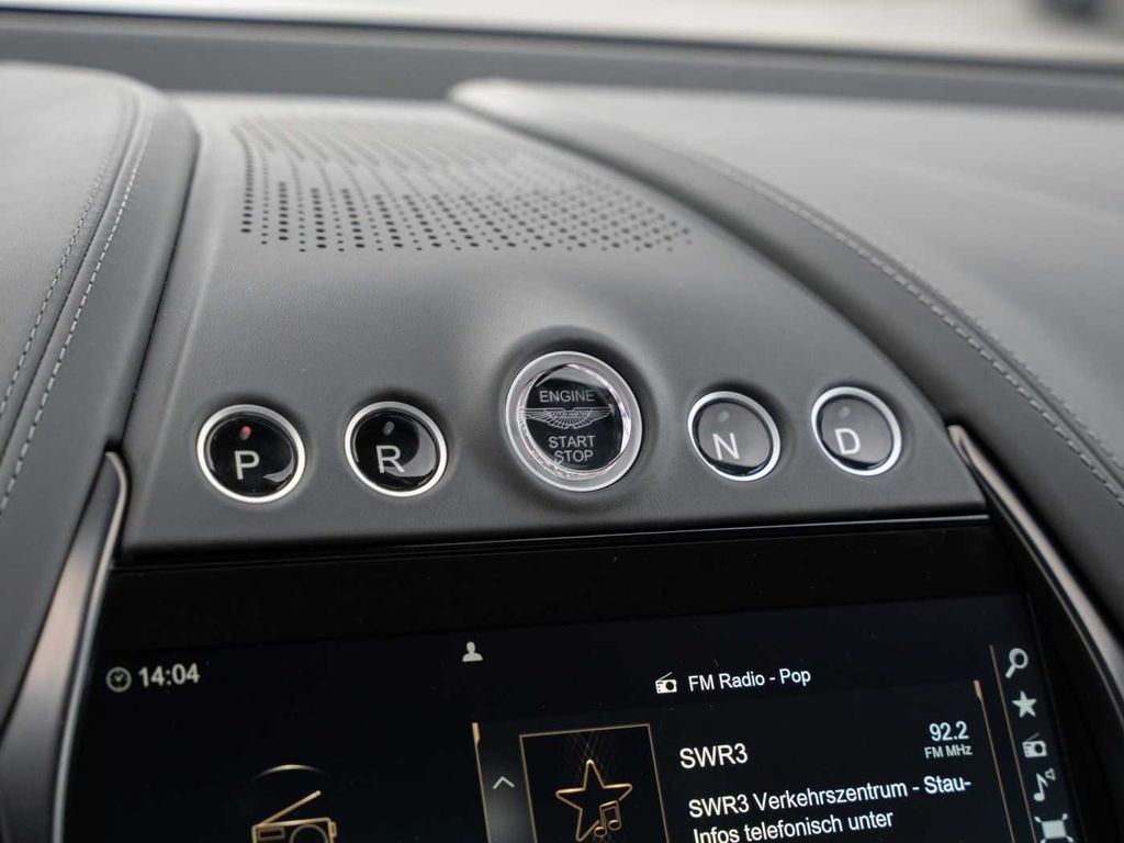 Aston Martin DBX 2023