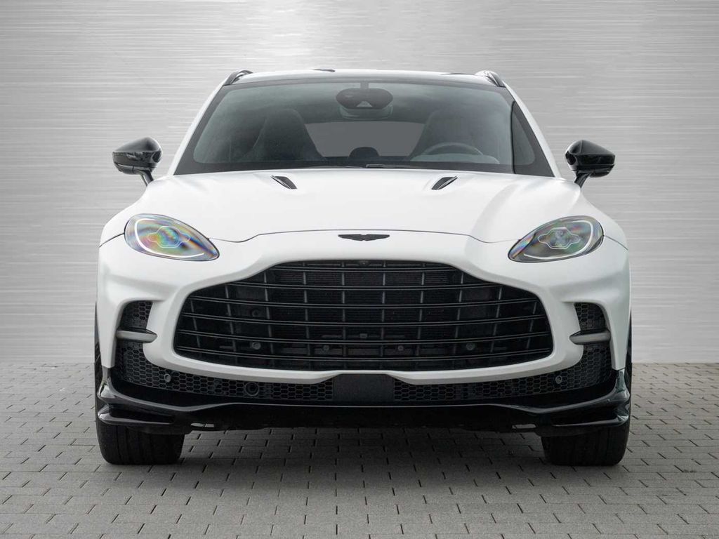 Aston Martin DBX 2023