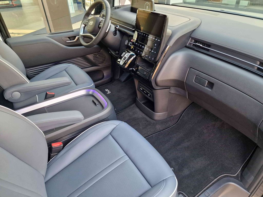 Hyundai STARIA 2025