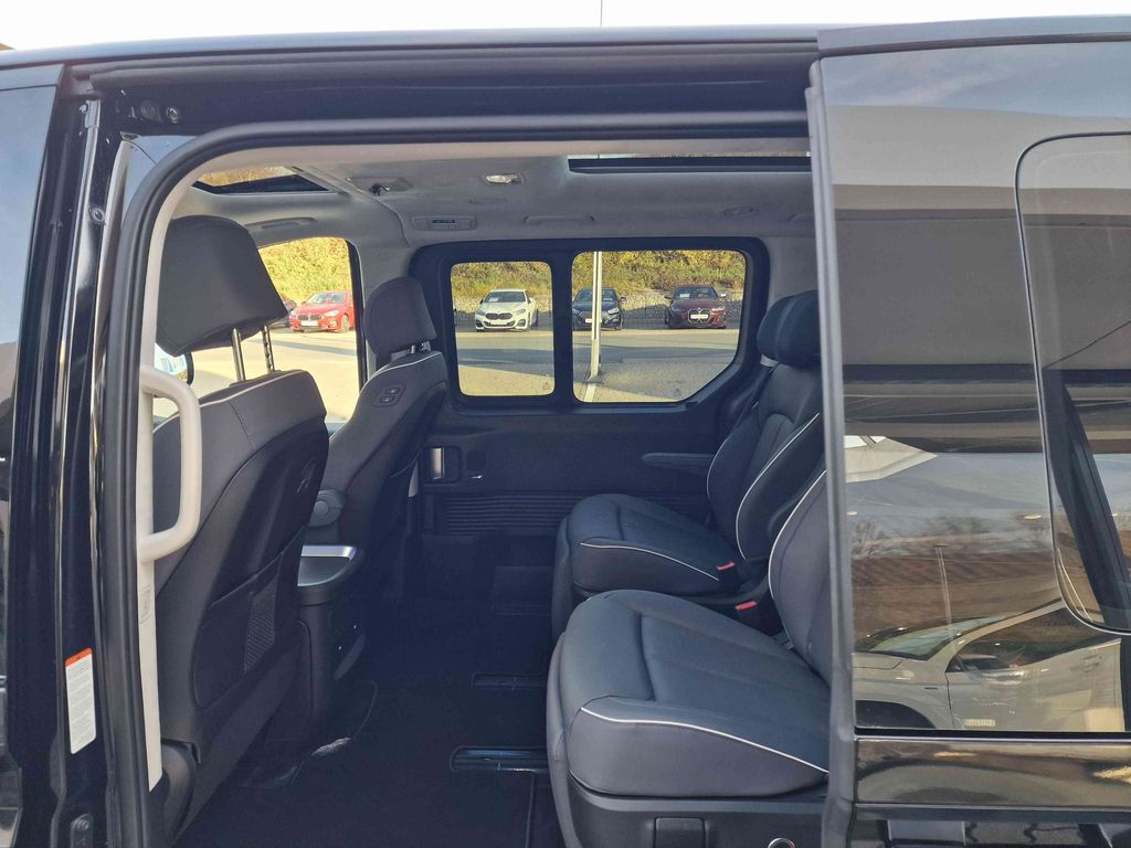 Hyundai STARIA 2025