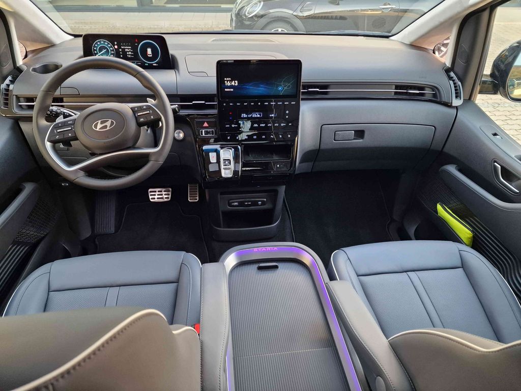 Hyundai STARIA 2025