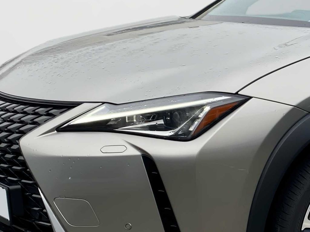 Lexus UX 2021