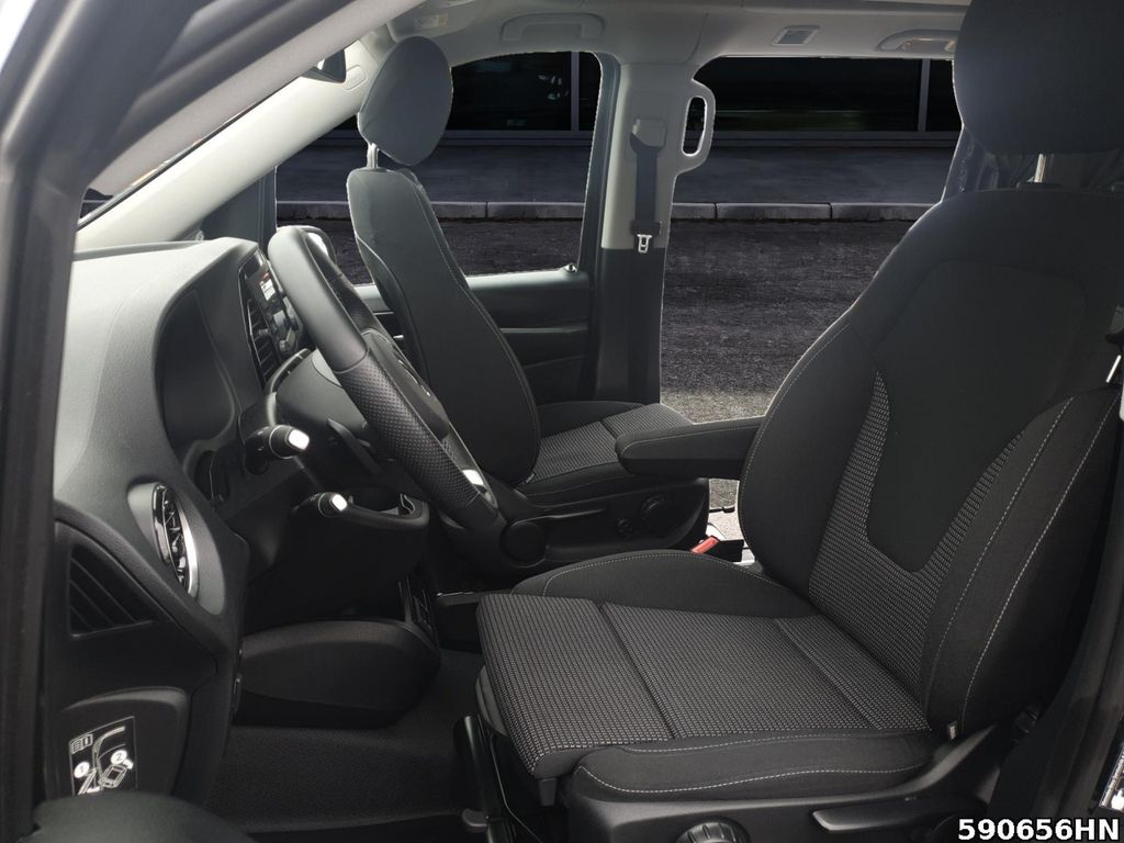 Mercedes-Benz V 220 2024