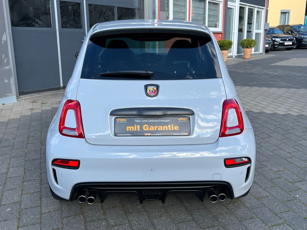 Abarth 695 2022