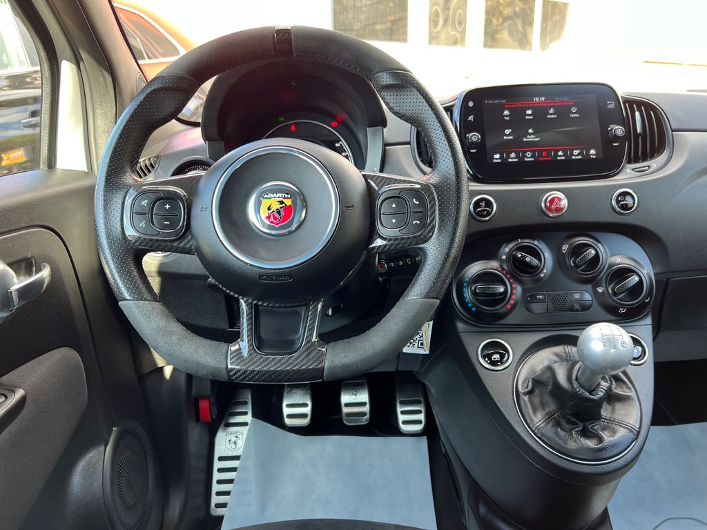 Abarth 695 2022