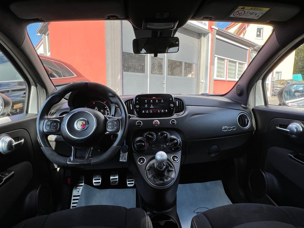 Abarth 695 2022