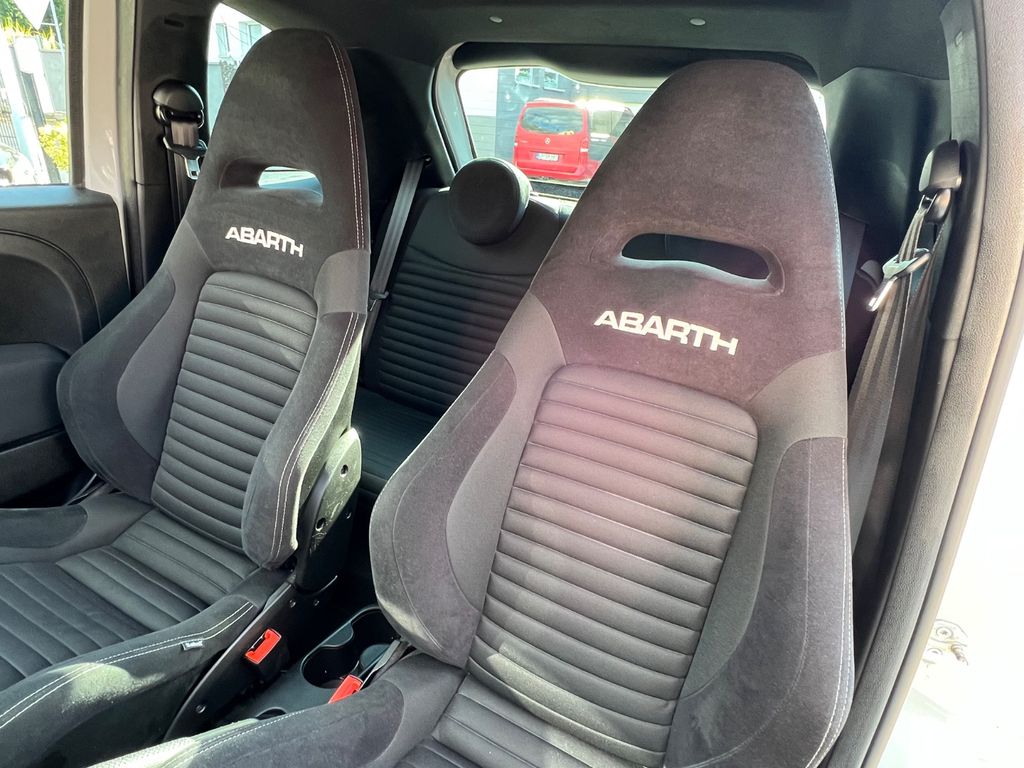 Abarth 695 2022