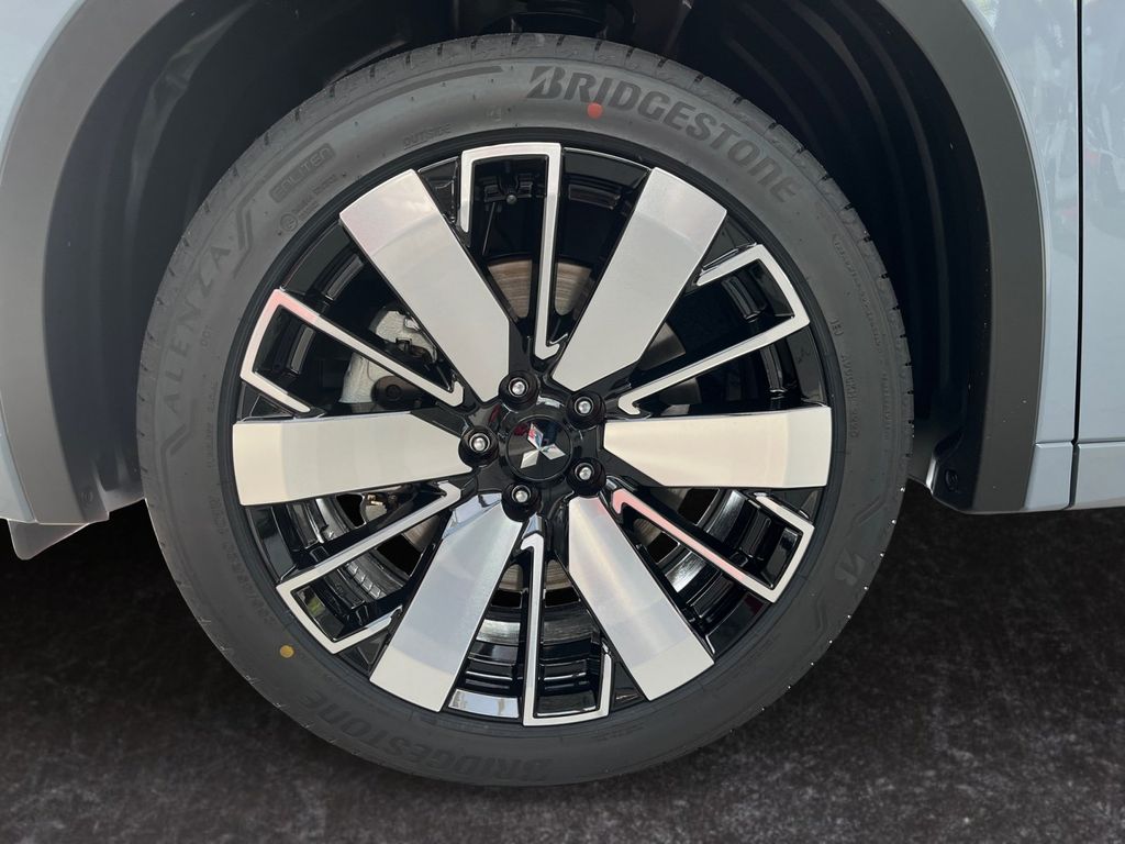 Mitsubishi Outlander 2025