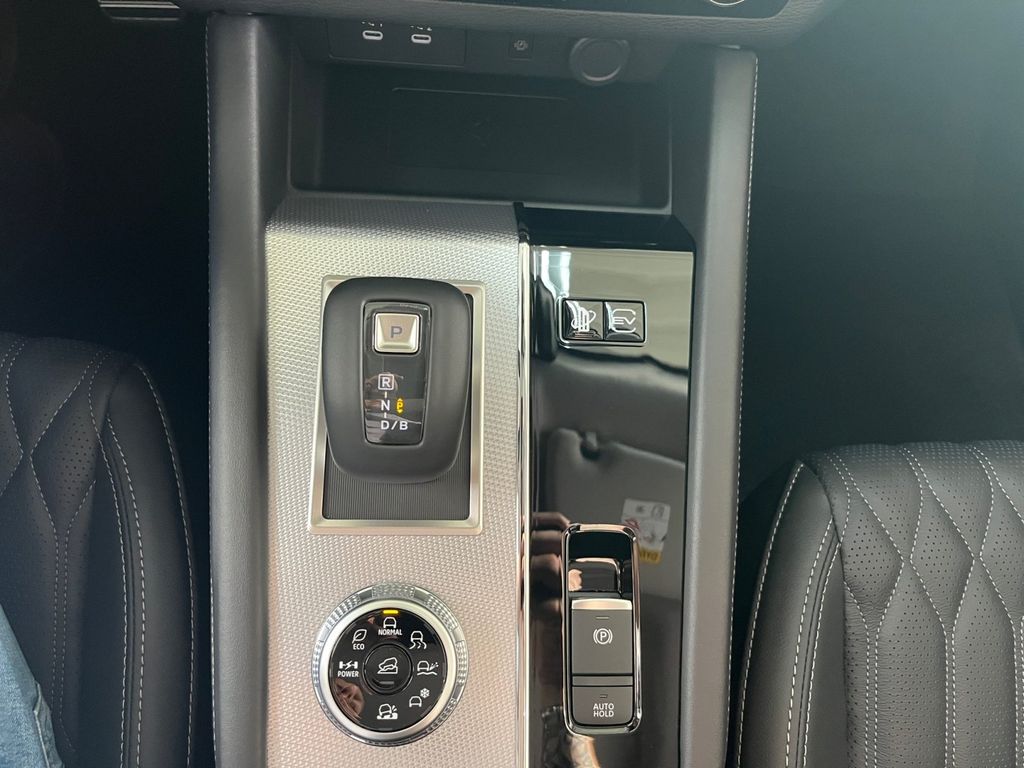 Mitsubishi Outlander 2025