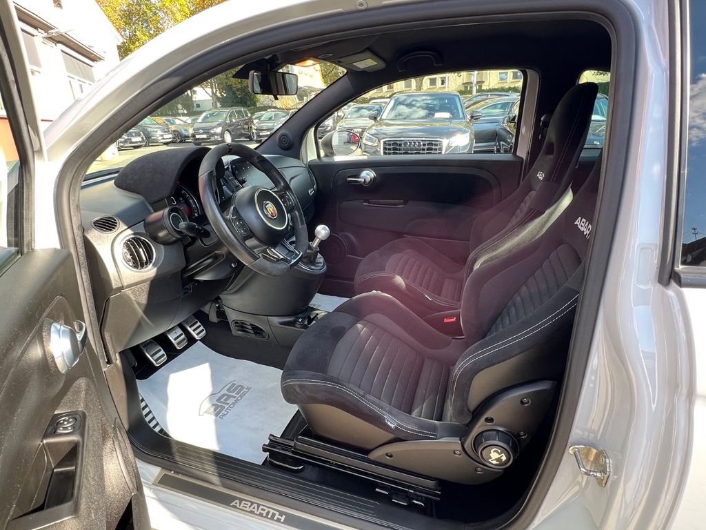 Abarth 695 2022