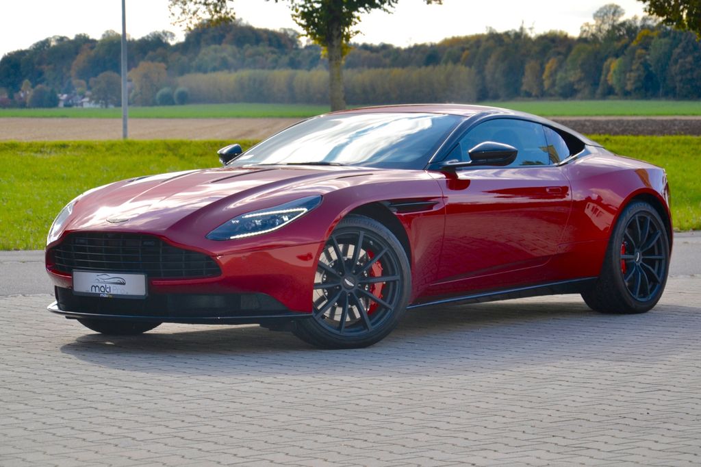 Aston Martin DB11 2022