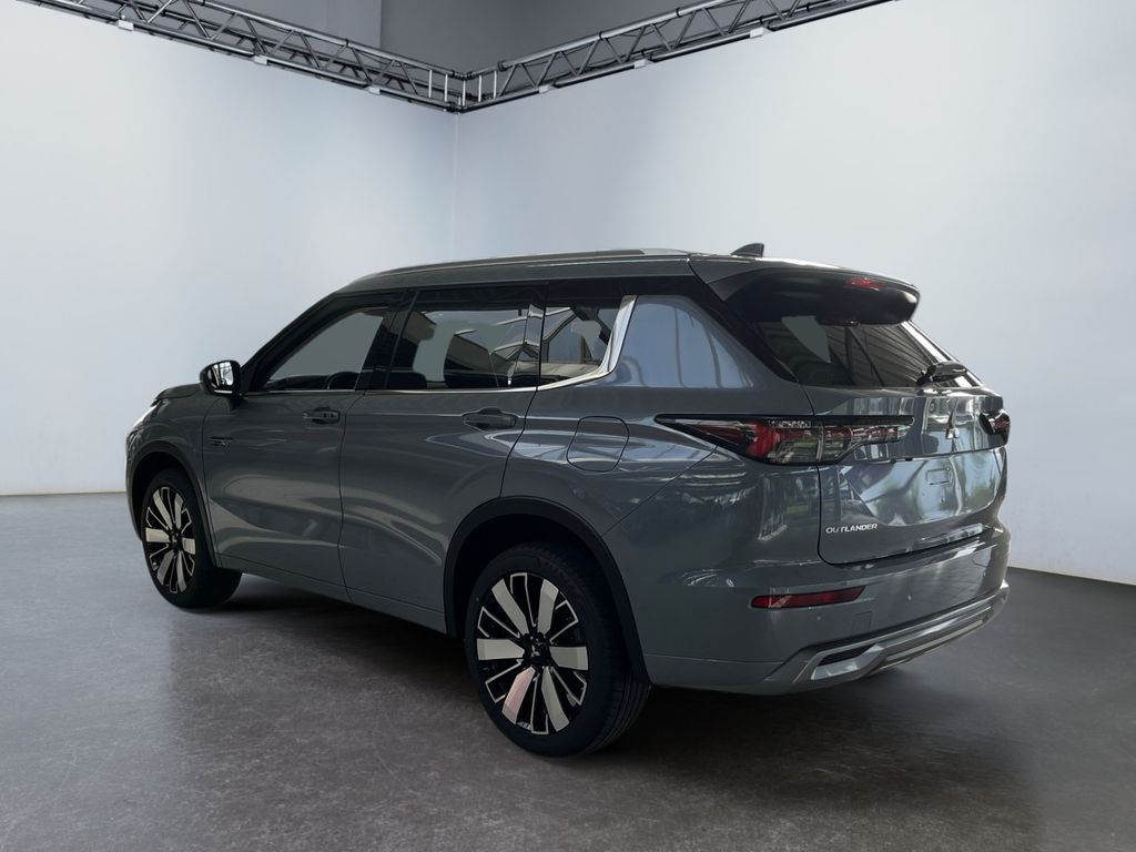 Mitsubishi Outlander 2025