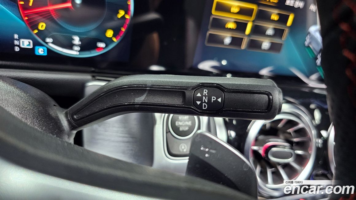 Mercedes-Benz GLB-Class 2023