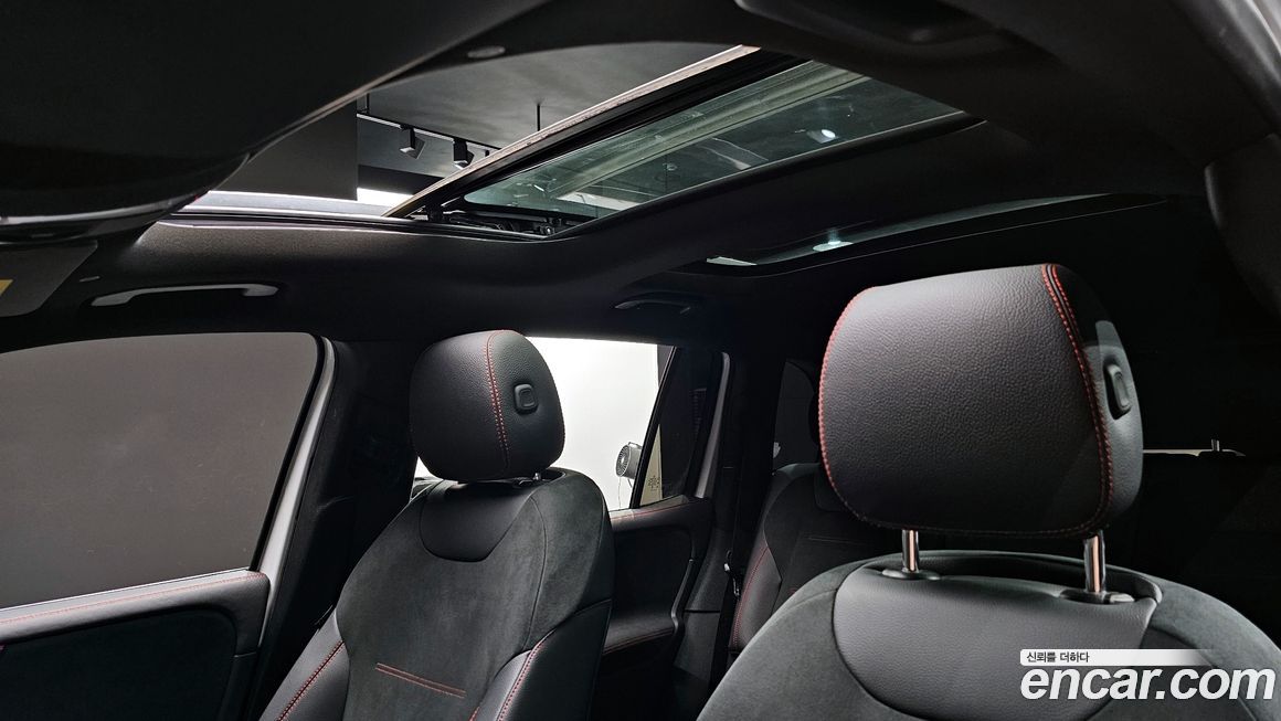 Mercedes-Benz GLB-Class 2023